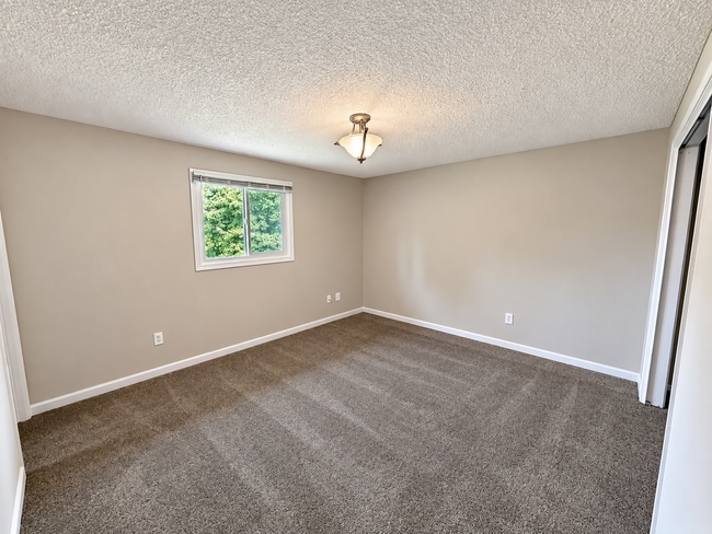 Building Photo - 11910 N Howard Ct