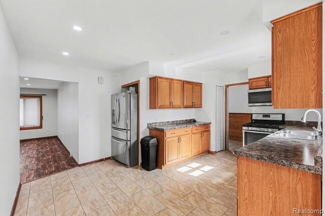 Building Photo - 12260 De Grove Dr