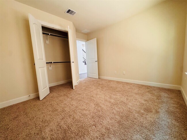 Building Photo - 10009 Spring Shadows Park Cir