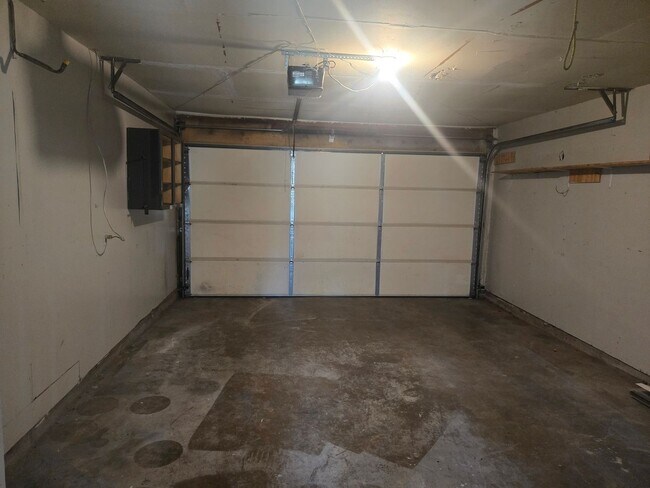Building Photo - Garland 3 Bedroom, 2 Bath, 1 Car Garage Property That Has Been Completely Remodeled