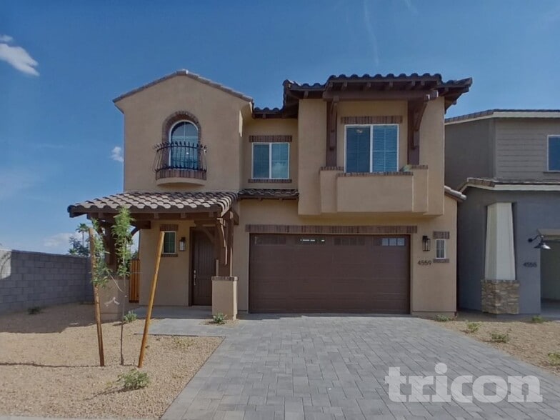 Building Photo - 4559 E Gary St