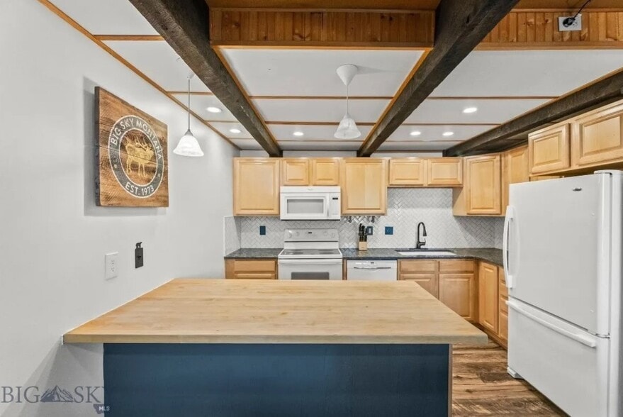 Building Photo - 2575 Curley Bear Rd