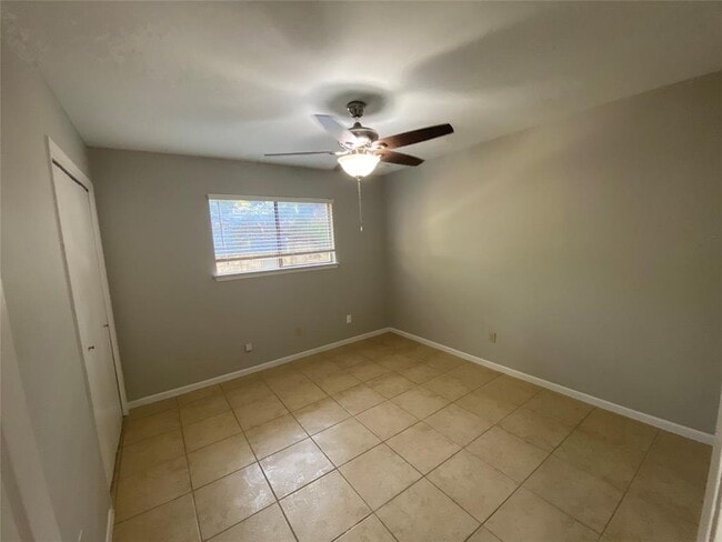 Building Photo - 11204 Brushy Glen Dr