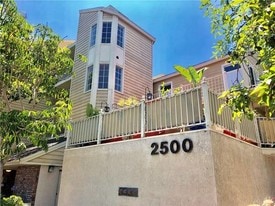 Building Photo - 2500 E 4th St