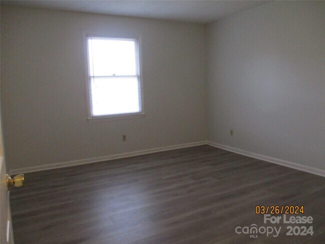 Building Photo - 120 Briarcliff Dr