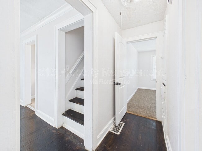 Building Photo - 4140 College Ave