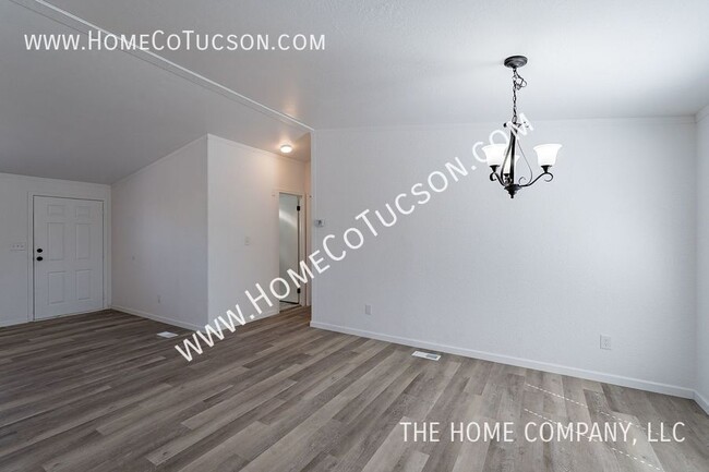 Building Photo - 2628 N Fontana Ave