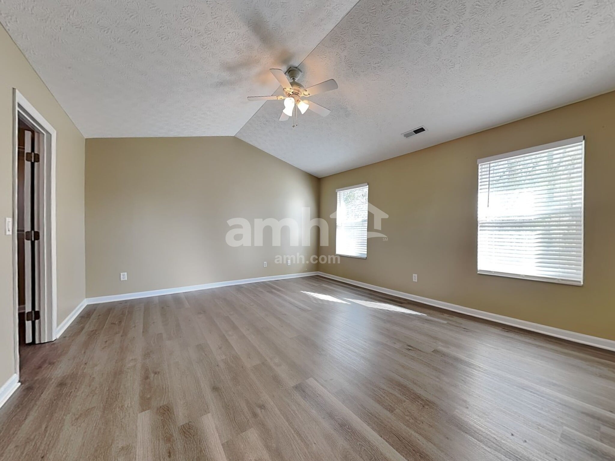 Building Photo - 1255 Arkansas Dr