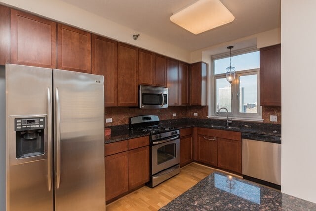 Building Photo - 1134 W Granville unit 803