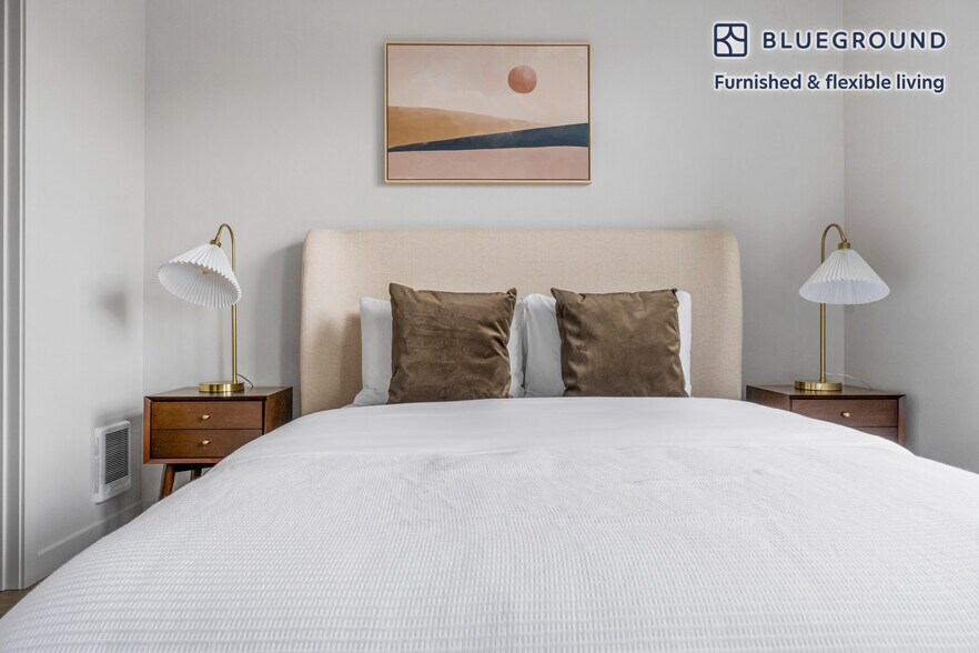 Building Photo - 1955 129th Ave NE