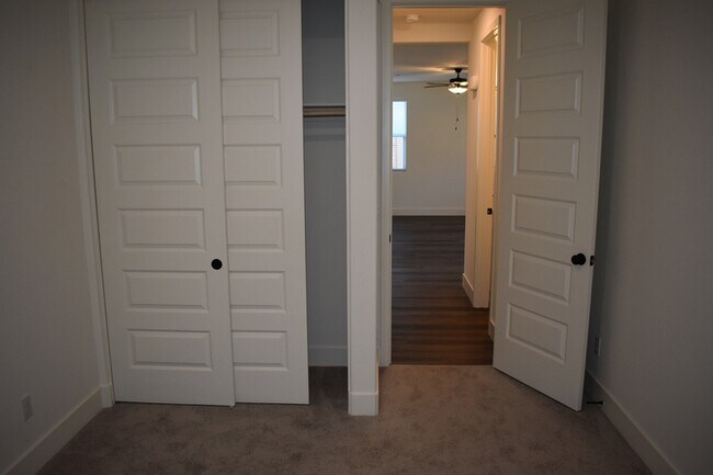 Building Photo - 399 Gallaway Ct