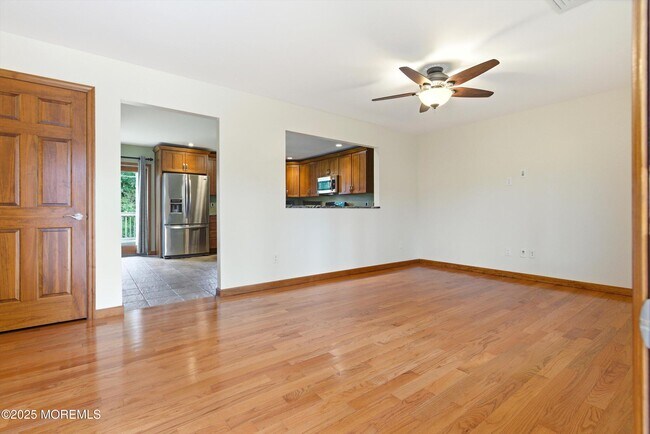 Building Photo - 501 Silverton Rd
