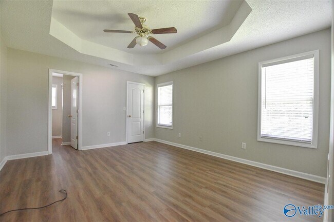 Building Photo - 136 Populus Dr