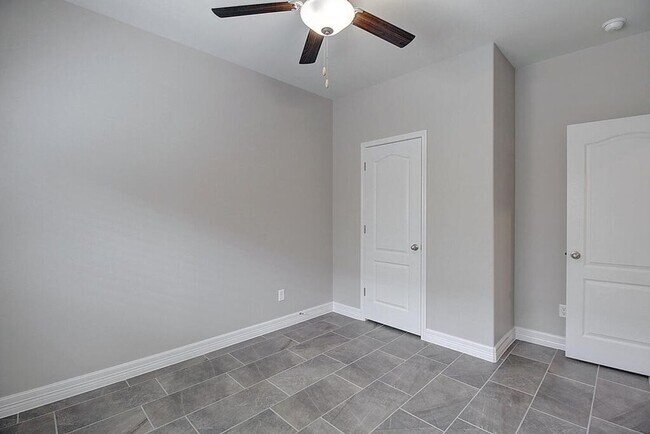 Building Photo - 7530 Sable Creek Dr