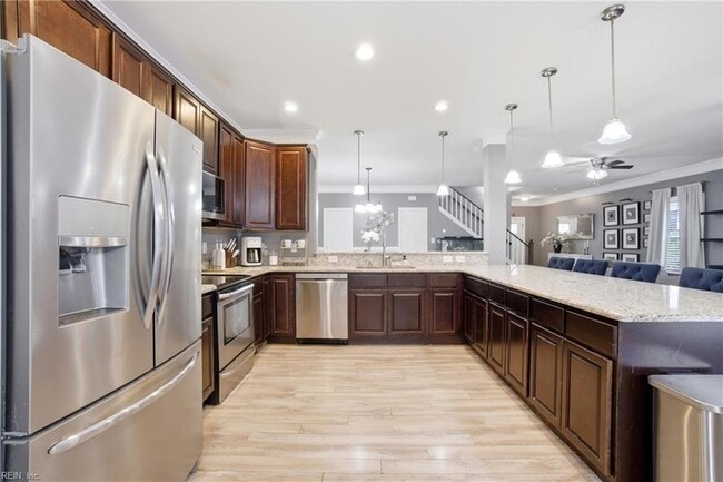 Building Photo - 1859 Parkview Ave