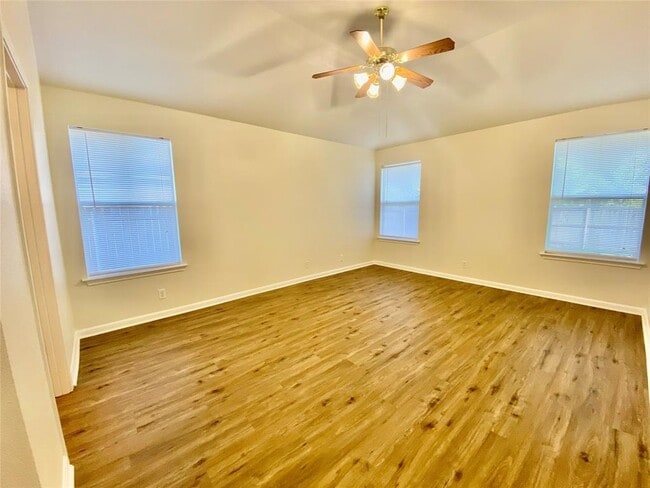 Building Photo - 196 Unity