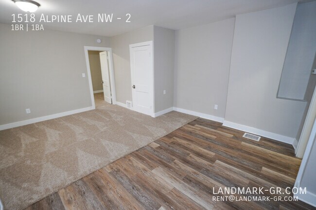 Building Photo - Updated 1 Bed/1Bath – First Month Only $550!