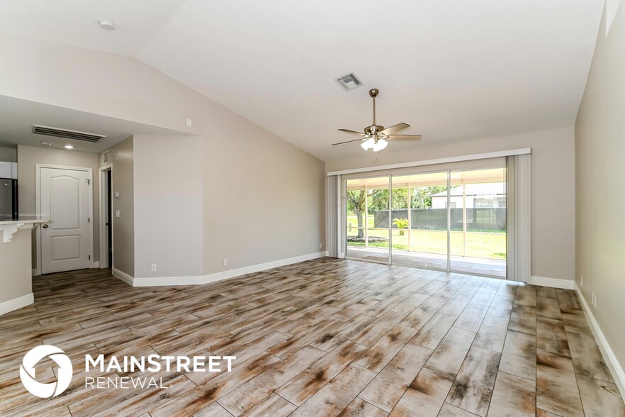 Building Photo - 3303 NW Juanita Pl