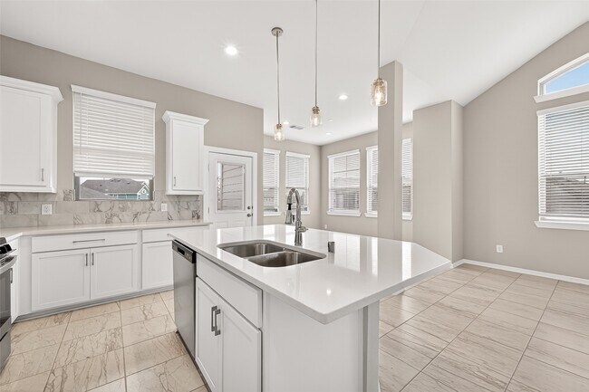 Building Photo - 9442 Starlight Oak Dr