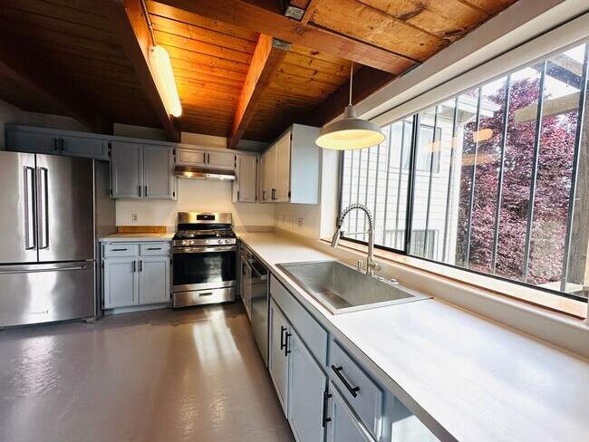 Building Photo - West Oakland 5th St