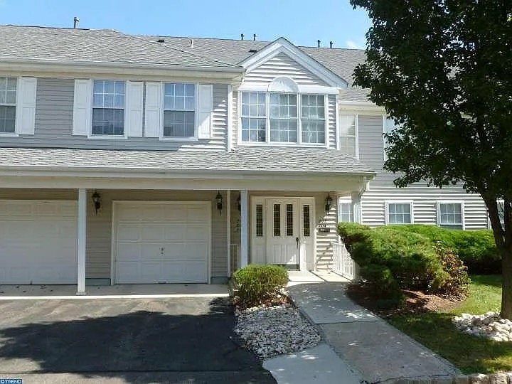 Building Photo - 203 Eagles Chase Dr