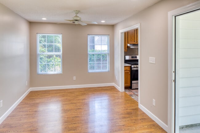 Building Photo - 9 Morningside Dr