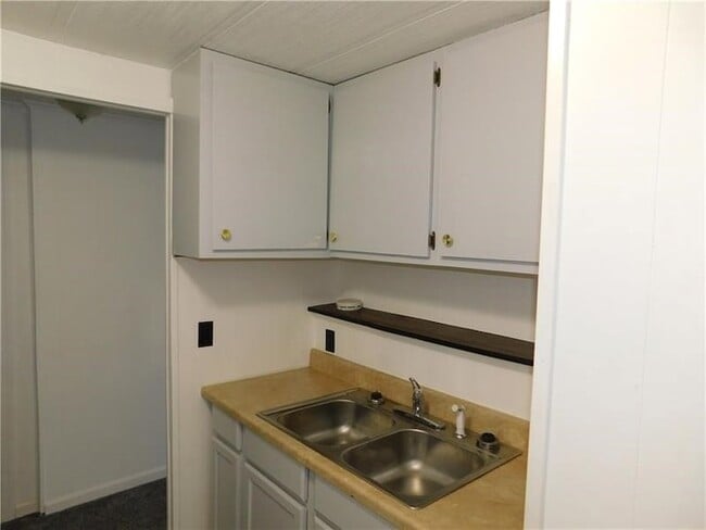 Building Photo - 517 Euclid Ave