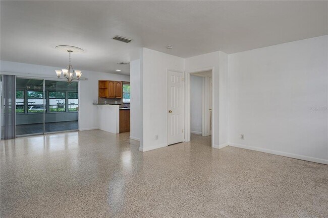Building Photo - 1225 Casabella Dr