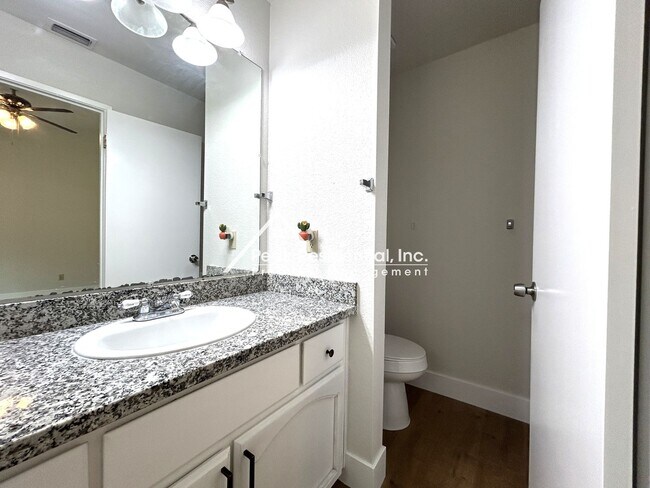 Building Photo - 7400 Martignetti Ct