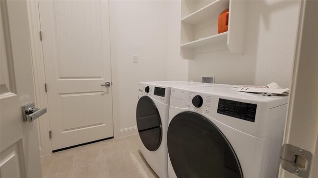 Building Photo - 1720 Scenic Hts Ln