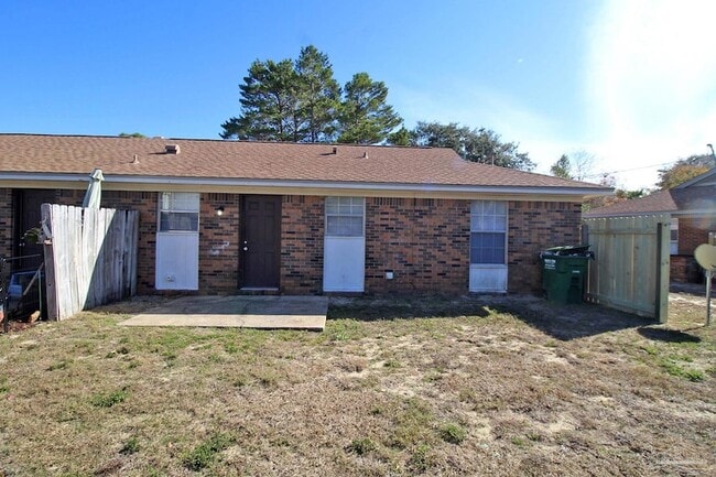 Building Photo - 3400 Green Briar Ct