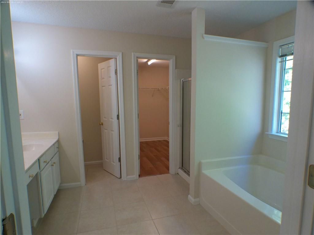 Building Photo - 3674 Kentford Ln