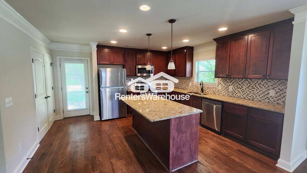 Building Photo - 152 Fair St