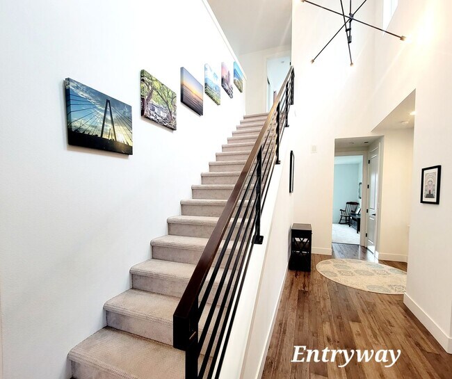 Building Photo - Spacious, Modern and Immaculate 4 bedroom, Convenient Location in Poulsbo