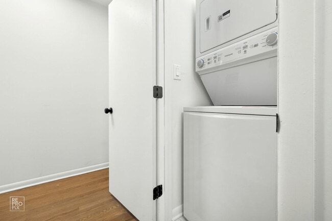 Building Photo - 7357 N Winchester Ave