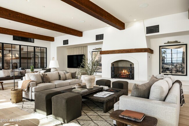 Building Photo - 4849 N Camelback Rdg Dr