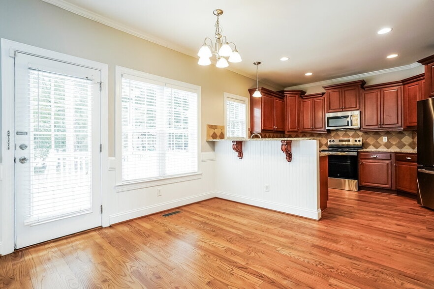 Building Photo - 221 Worthington Ct