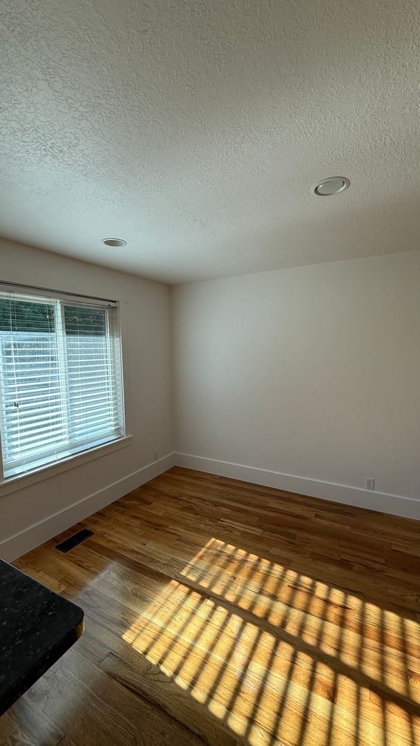 Building Photo - Large Single Family Lehi Home available now!