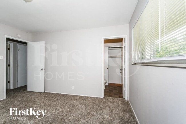 Building Photo - 1335 Pepperhill Dr