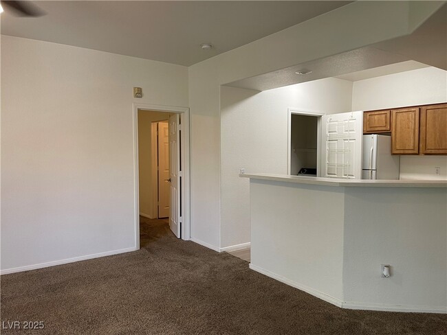 Building Photo - 5855 Valley Dr