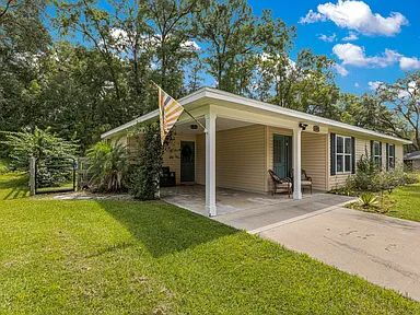 Building Photo - Beautifully updated 3 bedroom, 2 bath home.