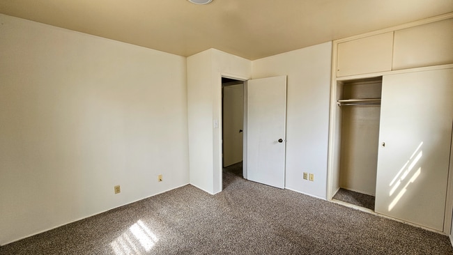 Building Photo - Featured Property