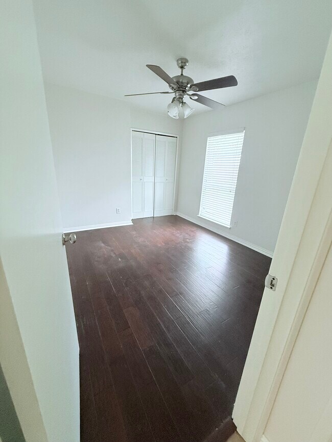Building Photo - 5024 Middleton Cir