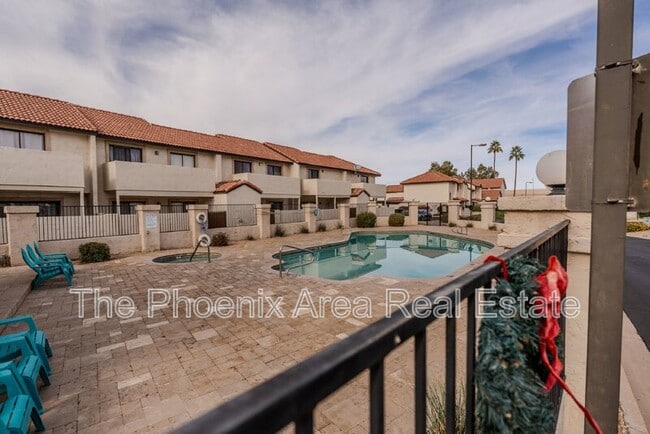 Building Photo - 2985 N Oregon St