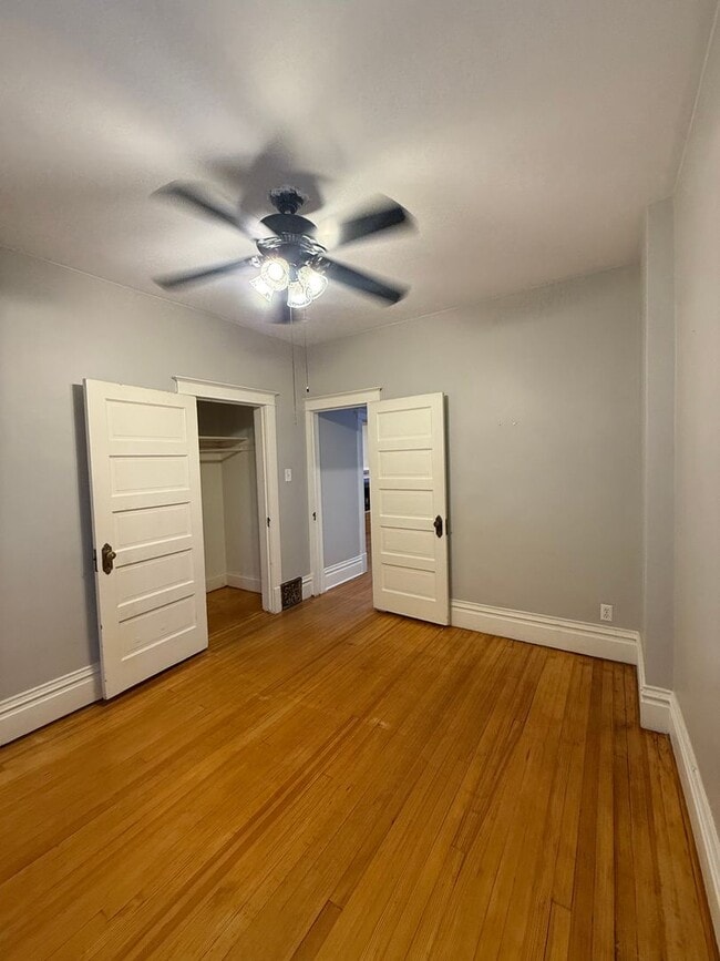 Building Photo - Gorgeously Classic 2 Bed/1 Bath in Whittier/City Park! AVAILABLE NOW!