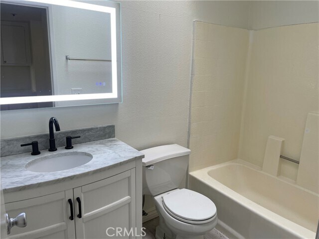 Building Photo - 18250 Shamrock St