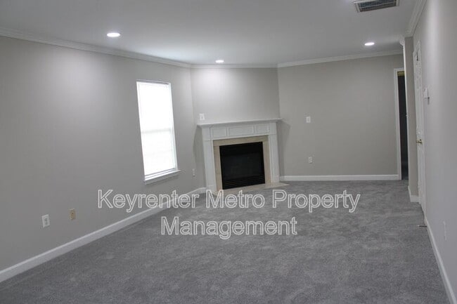 Building Photo - 1614 Albert Dr