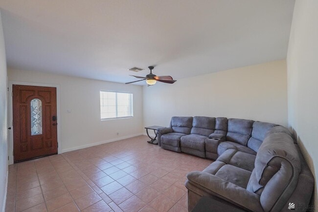 Building Photo - 2146 S 47th Ave
