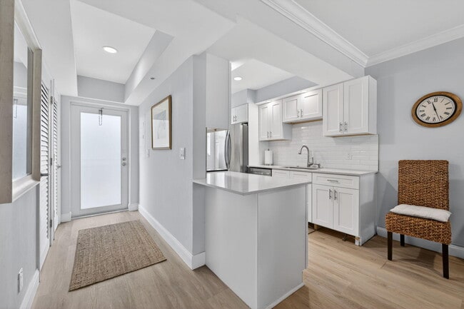 Building Photo - 3101 S Ocean Blvd