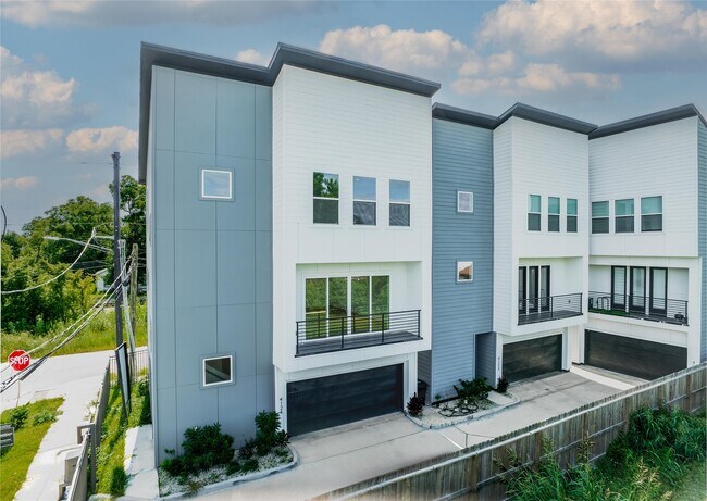 Building Photo - 4124 Buck St